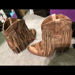 Corral boots with fringe